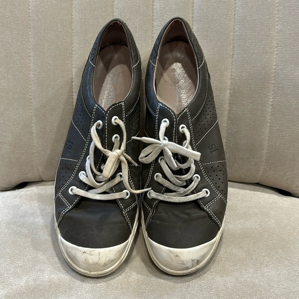 like new josef seibel sneakers!